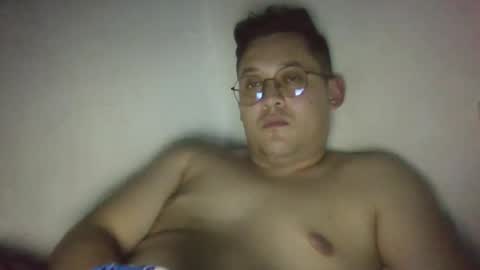 Snapshot of aaron1026a chatting on December 12, 4:15 am Liamaten online show from December 12, 4:15 am