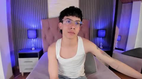 Aaron online show from October 13, 2:06 pm
