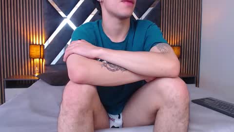 Aaron online show from October 20, 4:51 pm