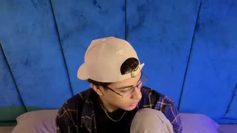 Aaron Ezequiel online show from September 17, 10:44 pm