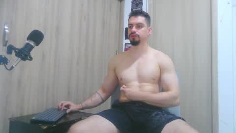 Aaron kwok online show from December 4, 4:00 am