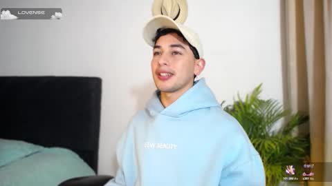 Snapshot of aaron_speitzer chatting on October 6, 8:28 pm KAI online show from October 6, 8:28 pm