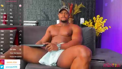 Snapshot of aaron_st chatting on July 8, 2:54 pm Aaron online show from July 8, 2:54 pm