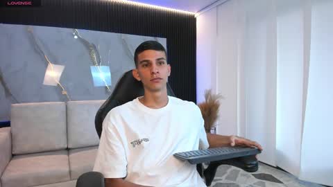 Aaron online show from March 5, 10:06 pm