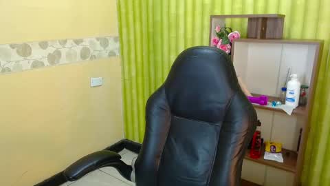 Snapshot of aaronbakers chatting on January 11, 10:40 am im NiallDun online show from January 11, 10:40 am