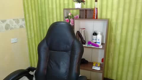 Snapshot of aaronbakers chatting on February 17, 5:14 am im NiallDun online show from February 17, 5:14 am