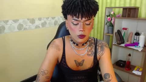 Snapshot of aaronbakers chatting on February 26, 6:47 am im NiallDun online show from February 26, 6:47 am