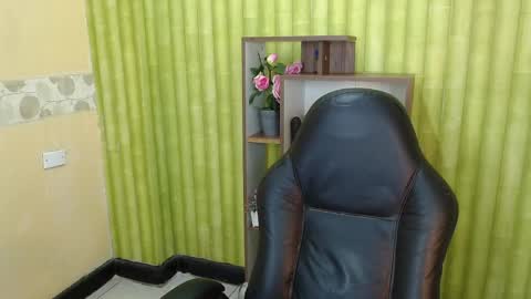 Snapshot of aaronbakers chatting on February 27, 5:45 am im NiallDun online show from February 27, 5:45 am