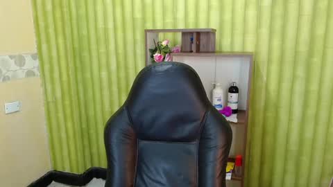 Snapshot of aaronbakers chatting on March 1, 11:06 am im NiallDun online show from March 1, 11:06 am