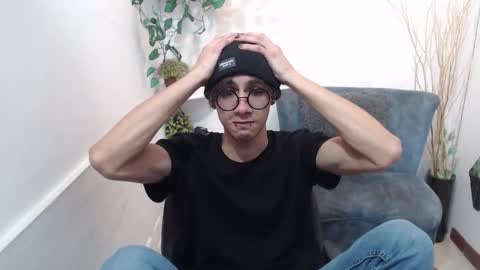 Aaron online show from February 28, 11:44 am