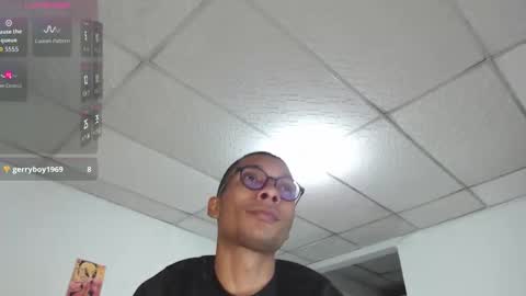 Snapshot of aaronblack1_ chatting on November 26, 4:46 am Heyy my name is Aaron online show from November 26, 4:46 am