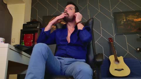 Snapshot of aaronbomer chatting on January 19, 5:58 am Aaron online show from January 19, 5:58 am