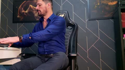 Snapshot of aaronbomer chatting on January 30, 9:47 pm Aaron online show from January 30, 9:47 pm