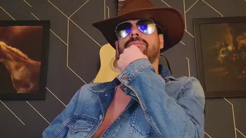 Snapshot of aaronbomer chatting on February 6, 2:33 am Aaron online show from February 6, 2:33 am