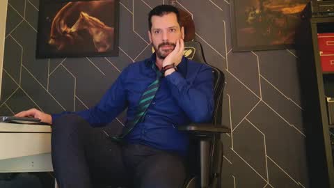 Snapshot of aaronbomer chatting on February 10, 2:26 pm Aaron online show from February 10, 2:26 pm