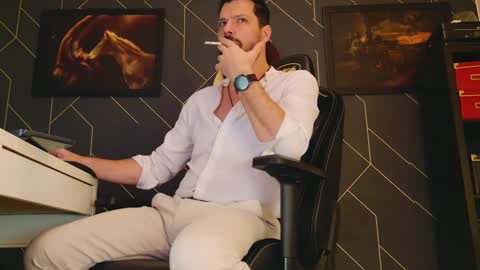 Snapshot of aaronbomer chatting on February 16, 10:54 pm Aaron online show from February 16, 10:54 pm