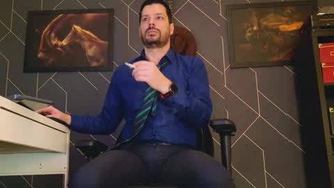 Snapshot of aaronbomer chatting on February 17, 8:26 pm Aaron online show from February 17, 8:26 pm