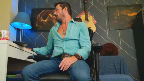 Snapshot of aaronbomer chatting on October 5, 8:45 am Aaron online show from October 5, 8:45 am