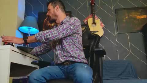 Snapshot of aaronbomer chatting on October 20, 4:13 am Aaron online show from October 20, 4:13 am