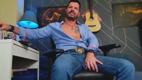 Snapshot of aaronbomer chatting on October 21, 2:01 am Aaron online show from October 21, 2:01 am