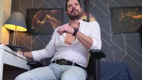 Snapshot of aaronbomer chatting on November 15, 5:27 am Aaron online show from November 15, 5:27 am