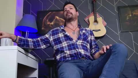 Snapshot of aaronbomer chatting on November 20, 5:29 am Aaron online show from November 20, 5:29 am