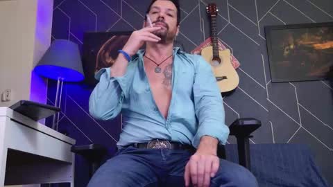 Snapshot of aaronbomer chatting on November 27, 6:15 am Aaron online show from November 27, 6:15 am