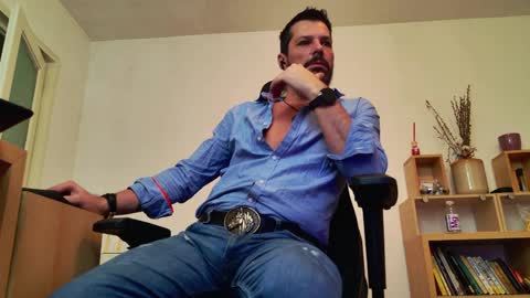 Aaron online show from April 11, 4:28 am