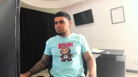 ig aaron hunter123 online show from March 27, 4:18 pm