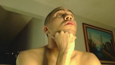 Snapshot of aaronlucasx_ chatting on January 25, 8:42 am Aaron online show from January 25, 8:42 am