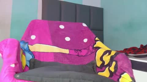 Snapshot of aaronlucasx_ chatting on November 15, 7:21 pm Aaron online show from November 15, 7:21 pm