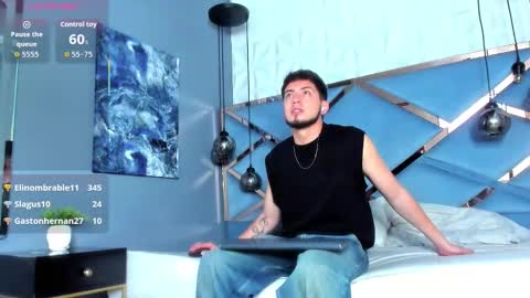 Snapshot of aaronpiers chatting on November 7, 11:21 am aaronpiers online show from November 7, 11:21 am