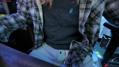 Aaron Skeetman online show from December 4, 6:55 am