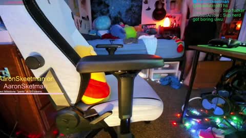 Aaron Skeetman online show from December 27, 1:07 pm