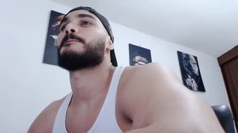 aaronteylor online show from December 4, 7:45 pm