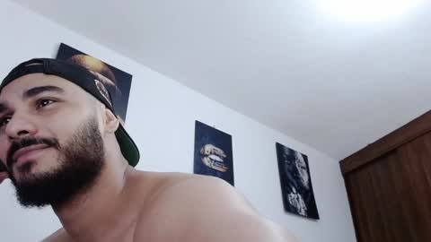 aaronteylor online show from December 16, 11:01 am