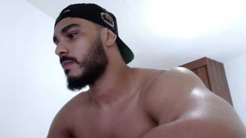 aaronteylor online show from December 19, 7:07 pm