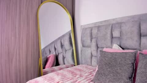 Snapshot of aary_ chatting on November 19, 8:31 pm Ary online show from November 19, 8:31 pm