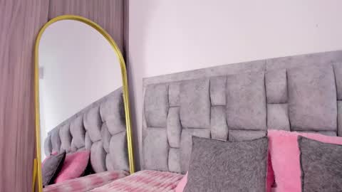 Snapshot of aary_ chatting on November 22, 7:24 pm Ary online show from November 22, 7:24 pm