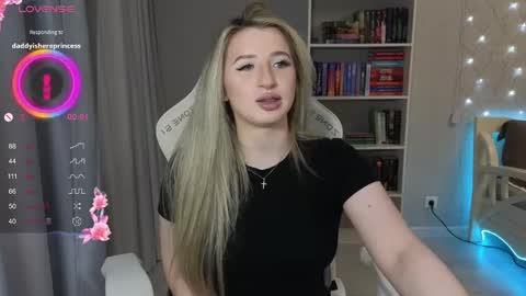 aasshley online show from April 18, 12:53 pm