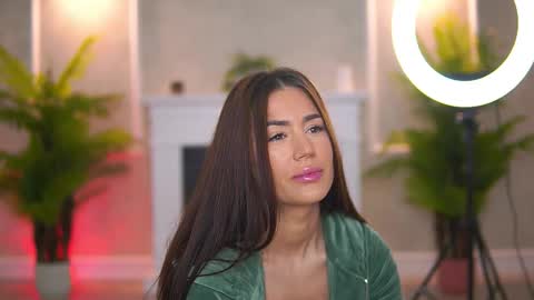 Snapshot of abbela_white chatting on February 3, 6:11 am Alexa online show from February 3, 6:11 am