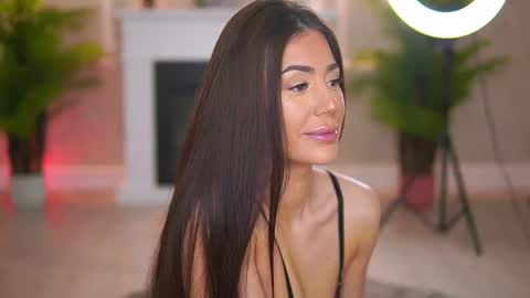 Snapshot of abbela_white chatting on February 5, 6:29 am Alexa online show from February 5, 6:29 am