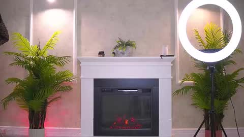 Snapshot of abbela_white chatting on February 11, 6:29 am Alexa online show from February 11, 6:29 am