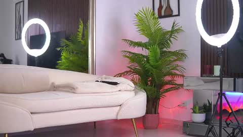 Snapshot of abbela_white chatting on June 22, 6:10 am Alexa online show from June 22, 6:10 am
