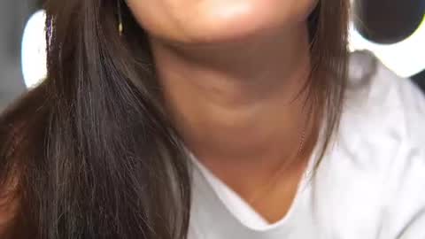 Snapshot of abbela_white chatting on June 23, 5:38 am Alexa online show from June 23, 5:38 am
