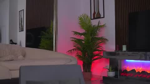 Snapshot of abbela_white chatting on July 14, 6:07 am Alexa online show from July 14, 6:07 am