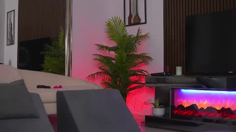 Snapshot of abbela_white chatting on July 23, 5:38 am Alexa online show from July 23, 5:38 am
