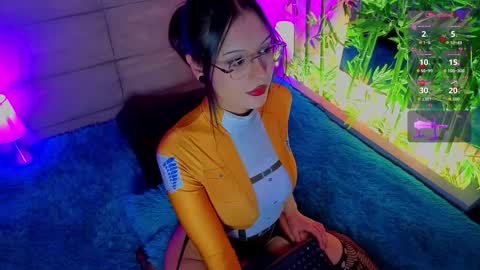 Snapshot of abby_dreamss chatting on October 31, 7:48 pm Abby online show from October 31, 7:48 pm