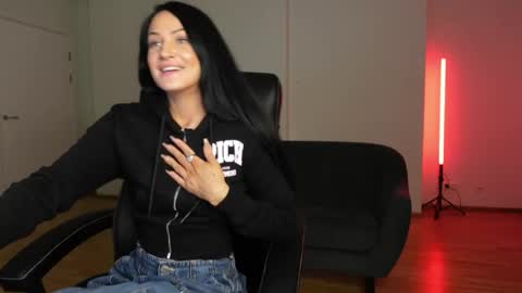 ABBY LAKER online show from April 18, 7:07 pm