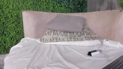 Snapshot of abby_me chatting on February 4, 3:47 pm A B B Y online show from February 4, 3:47 pm